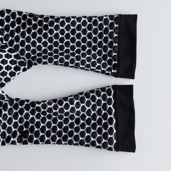 Joseph Ribkoff Black & White Honeycomb Button Front Tunic Top Size 6 - Picture 11 of 13